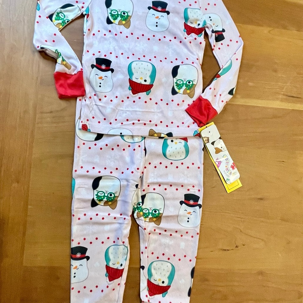 Girl’s Two-Piece Squishmallow Holiday Pajamas, Pink with Red Trim Size 6 - Picture 2 of 11